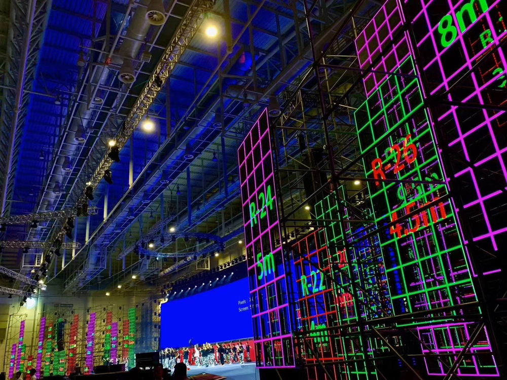 p3.91 led transparent display.jpg